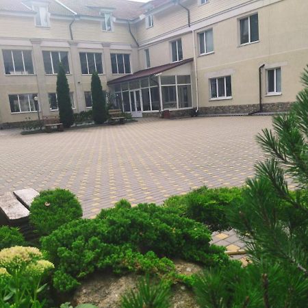 Zhyttedar Ulanov Exteriör bild