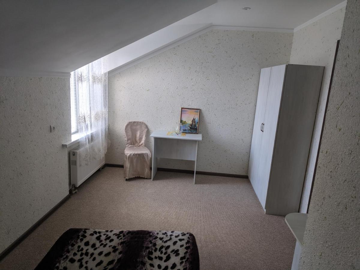 Zhyttedar Ulanov Exteriör bild