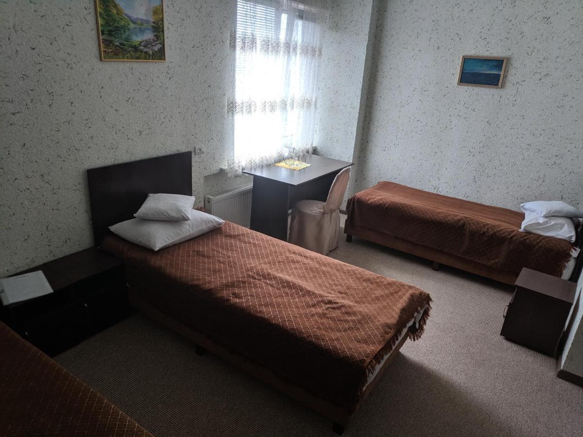 Zhyttedar Ulanov Exteriör bild