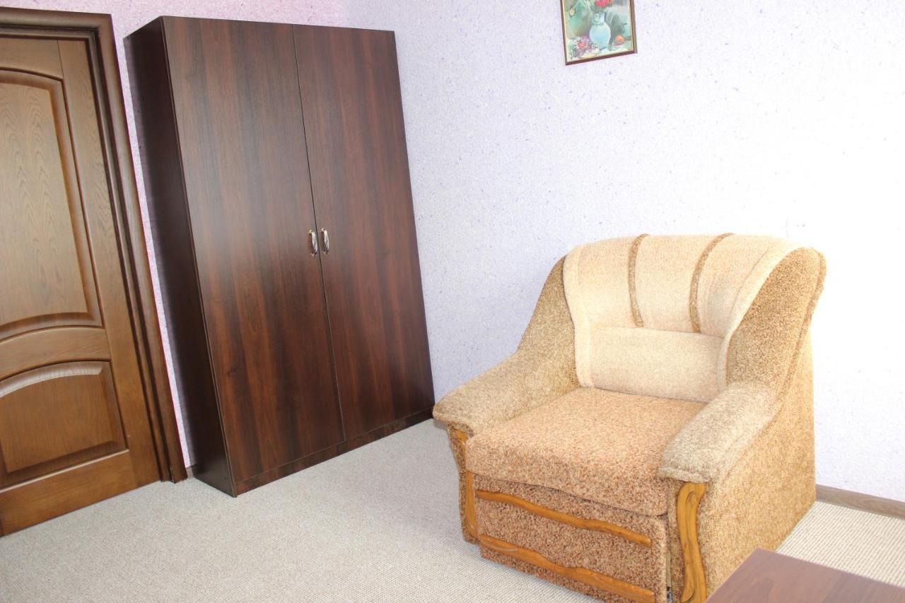 Zhyttedar Ulanov Exteriör bild
